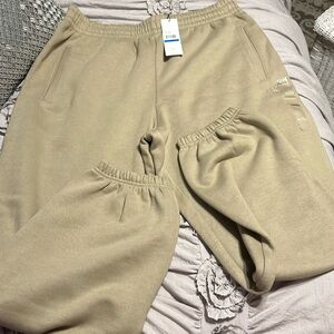 Ladies, new with tag Calvin Klein fleece joggers XL